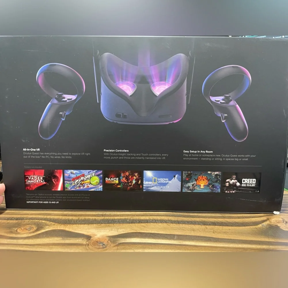 Oculus Quest 128 Gigabytes and Travel Case